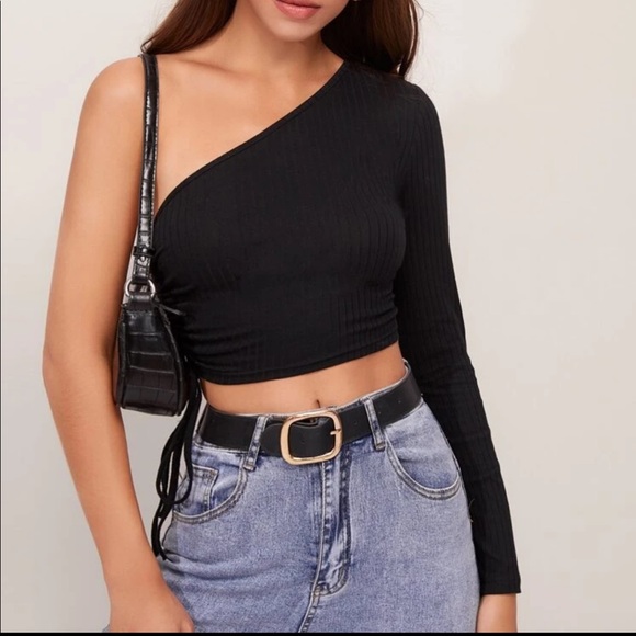 SHEIN Tops - Black Drawstring One Sleeve Crop Top